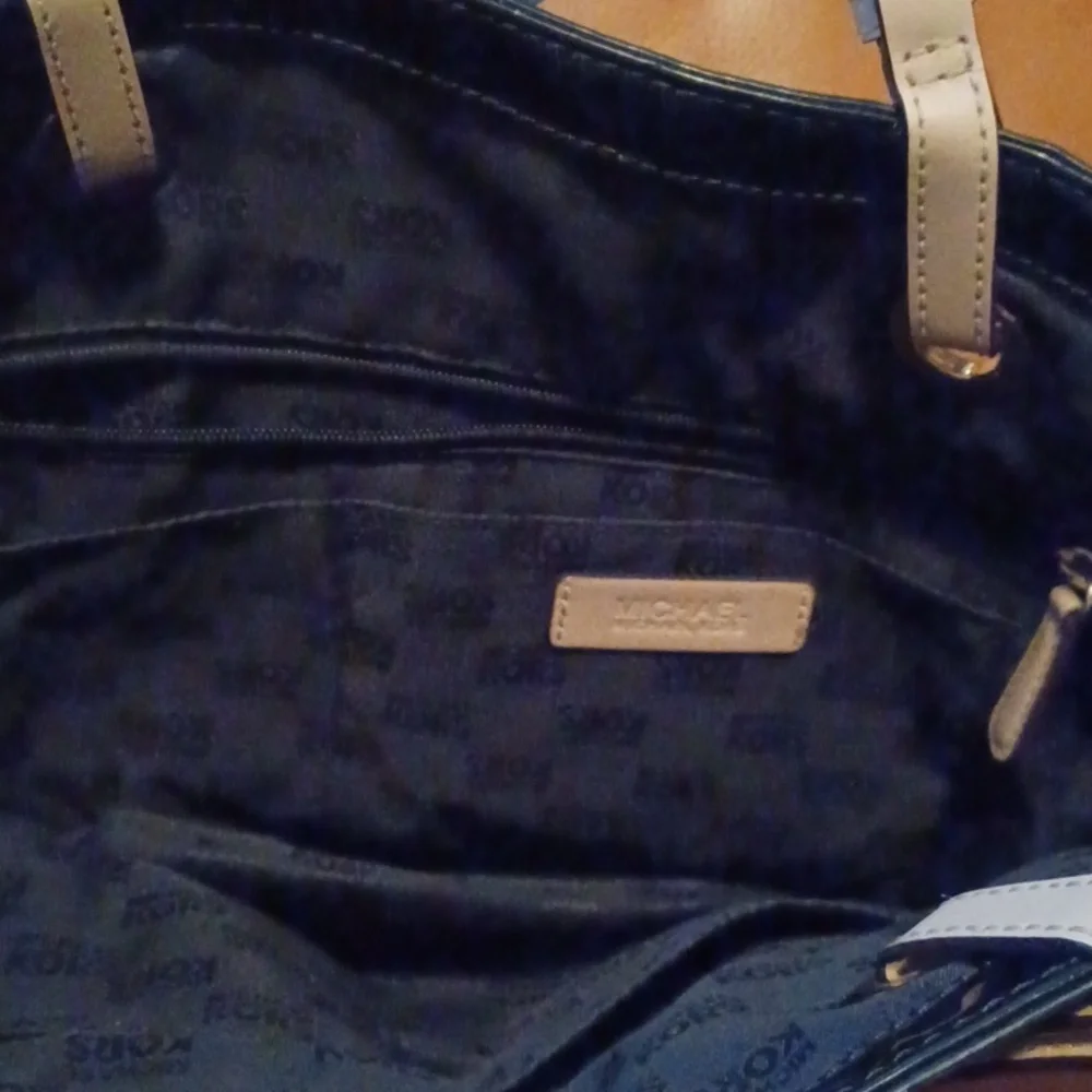 > Michael Kors Black and Cream Monogram Tote
